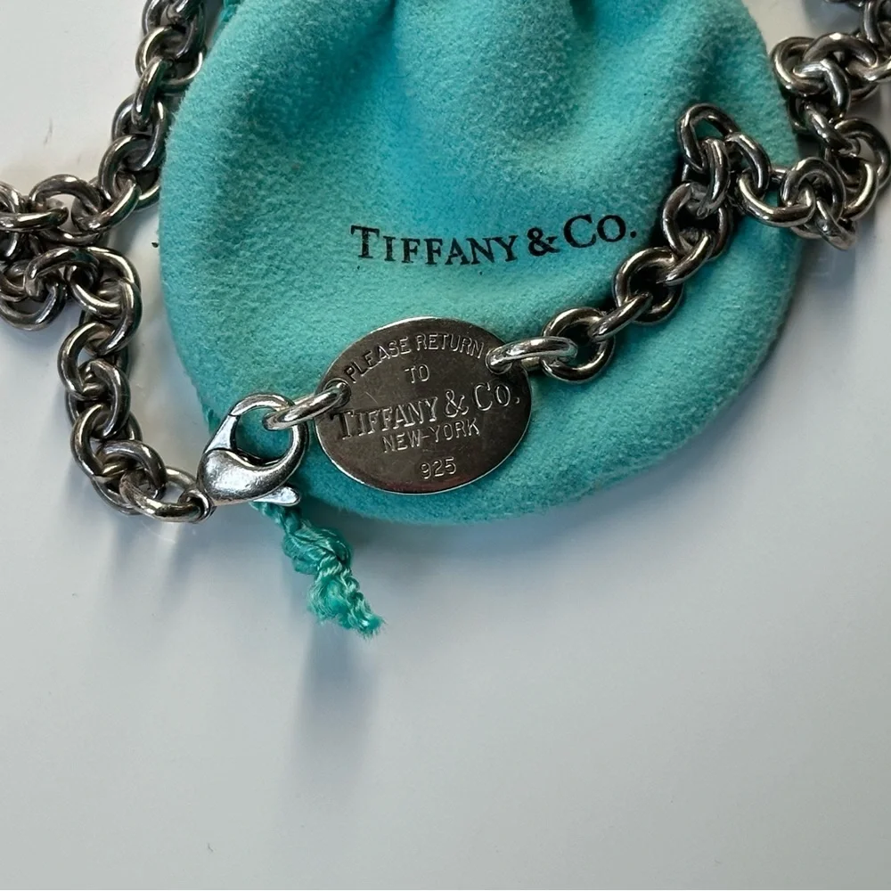 Tiffany & Co. Return to Tiffany Oval Tag Necklace, 925 Sterling Silver - Picture 3 of 4